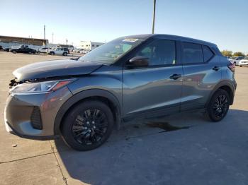  Salvage Nissan Kicks