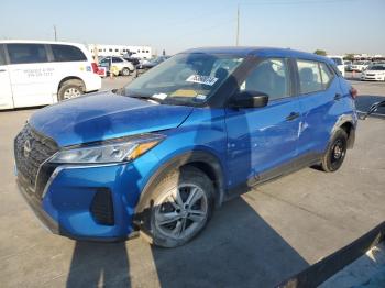  Salvage Nissan Kicks