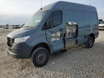  Salvage Mercedes-Benz Sprinter