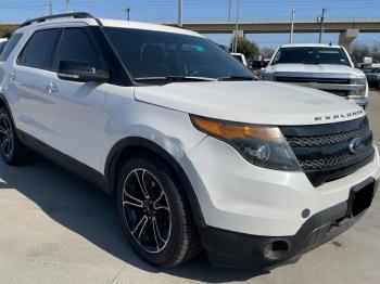  Salvage Ford Explorer