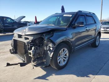  Salvage Ford Explorer