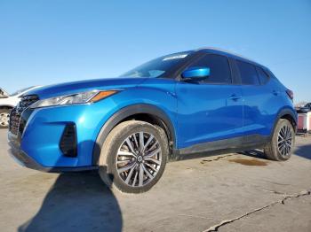  Salvage Nissan Kicks