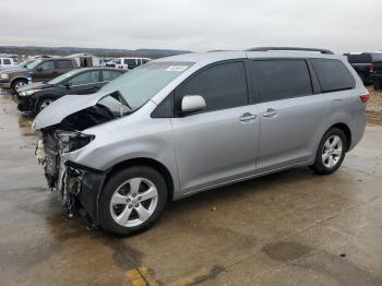  Salvage Toyota Sienna