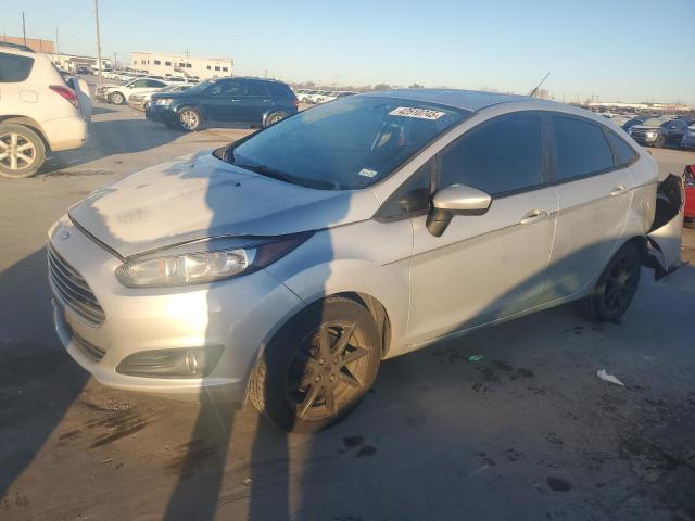  Salvage Ford Fiesta