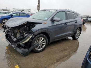  Salvage Hyundai TUCSON