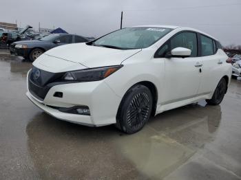  Salvage Nissan LEAF