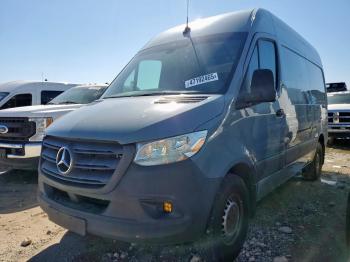  Salvage Mercedes-Benz Sprinter