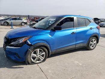  Salvage Nissan Kicks