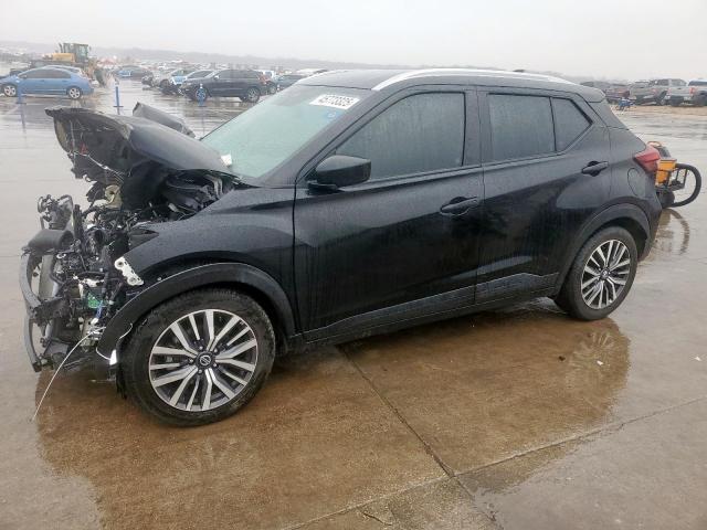  Salvage Nissan Kicks