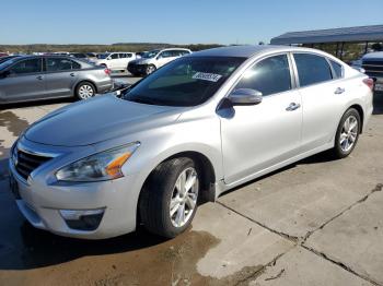  Salvage Nissan Altima