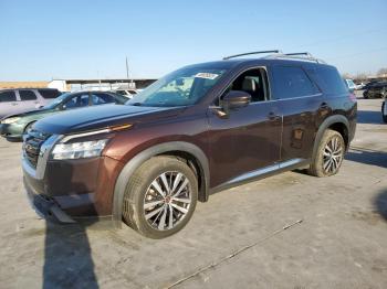  Salvage Nissan Pathfinder