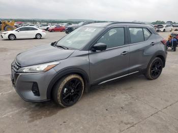  Salvage Nissan Kicks
