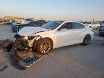  Salvage Lexus Es