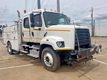  Salvage Freightliner 108sd