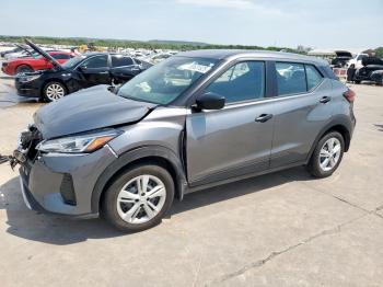  Salvage Nissan Kicks