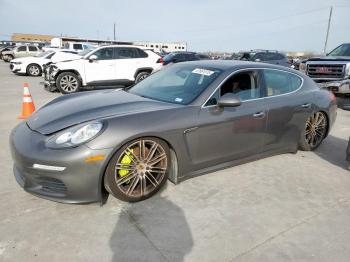  Salvage Porsche Panamera