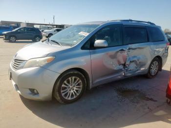  Salvage Toyota Sienna