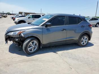  Salvage Nissan Kicks