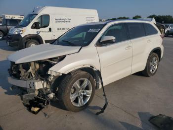  Salvage Toyota Highlander