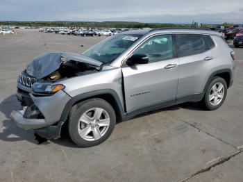  Salvage Jeep Compass
