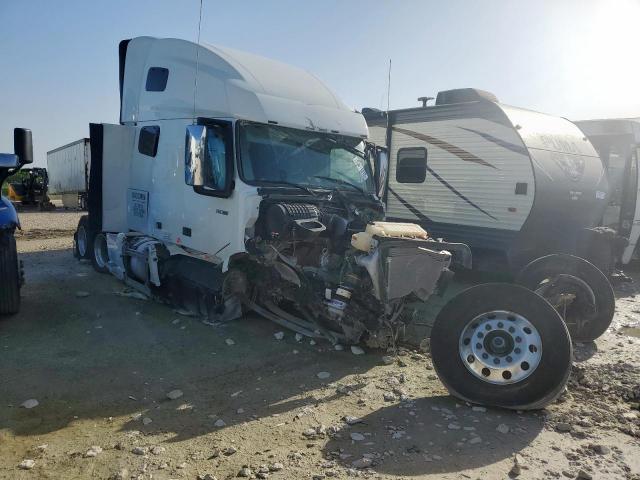  Salvage Volvo Vnl