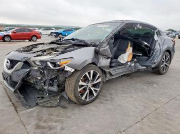  Salvage Nissan Maxima
