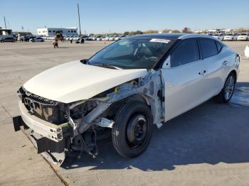  Salvage Nissan Maxima
