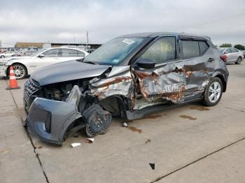  Salvage Nissan Kicks
