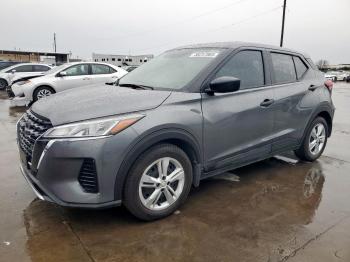  Salvage Nissan Kicks