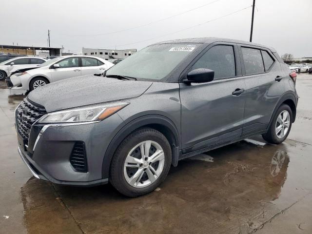  Salvage Nissan Kicks