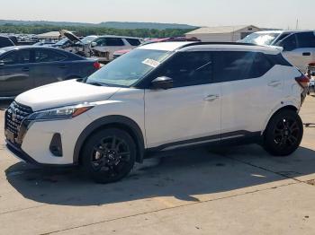  Salvage Nissan Kicks