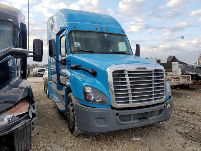  Salvage Freightliner Cascadia 1