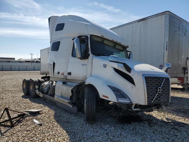  Salvage Volvo Vn