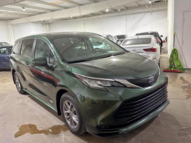  Salvage Toyota Sienna