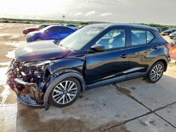  Salvage Nissan Kicks