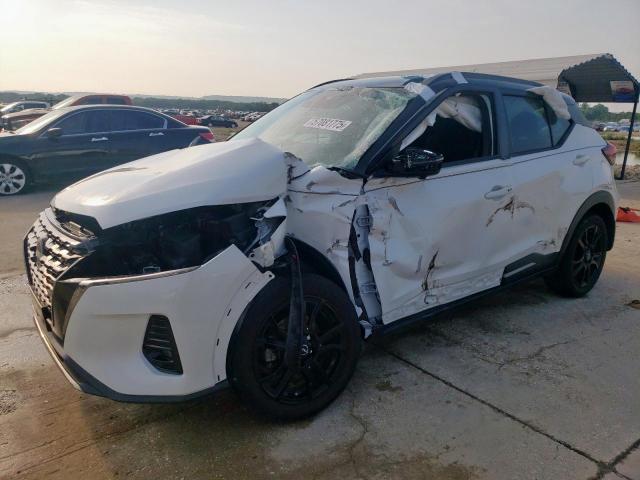  Salvage Nissan Kicks