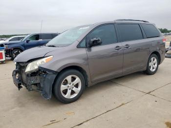 Salvage Toyota Sienna