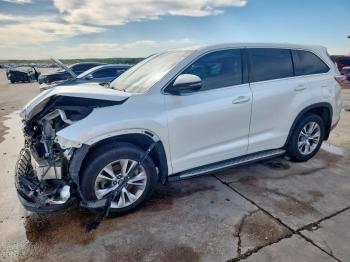  Salvage Toyota Highlander