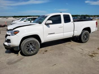  Salvage Toyota Tacoma