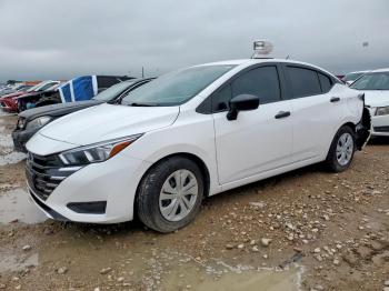  Salvage Nissan Versa