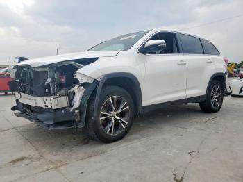  Salvage Toyota Highlander