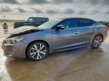  Salvage Nissan Maxima