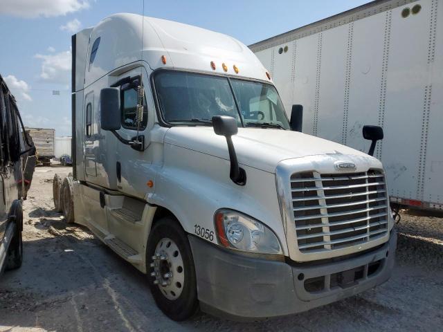  Salvage Freightliner Cascadia 1