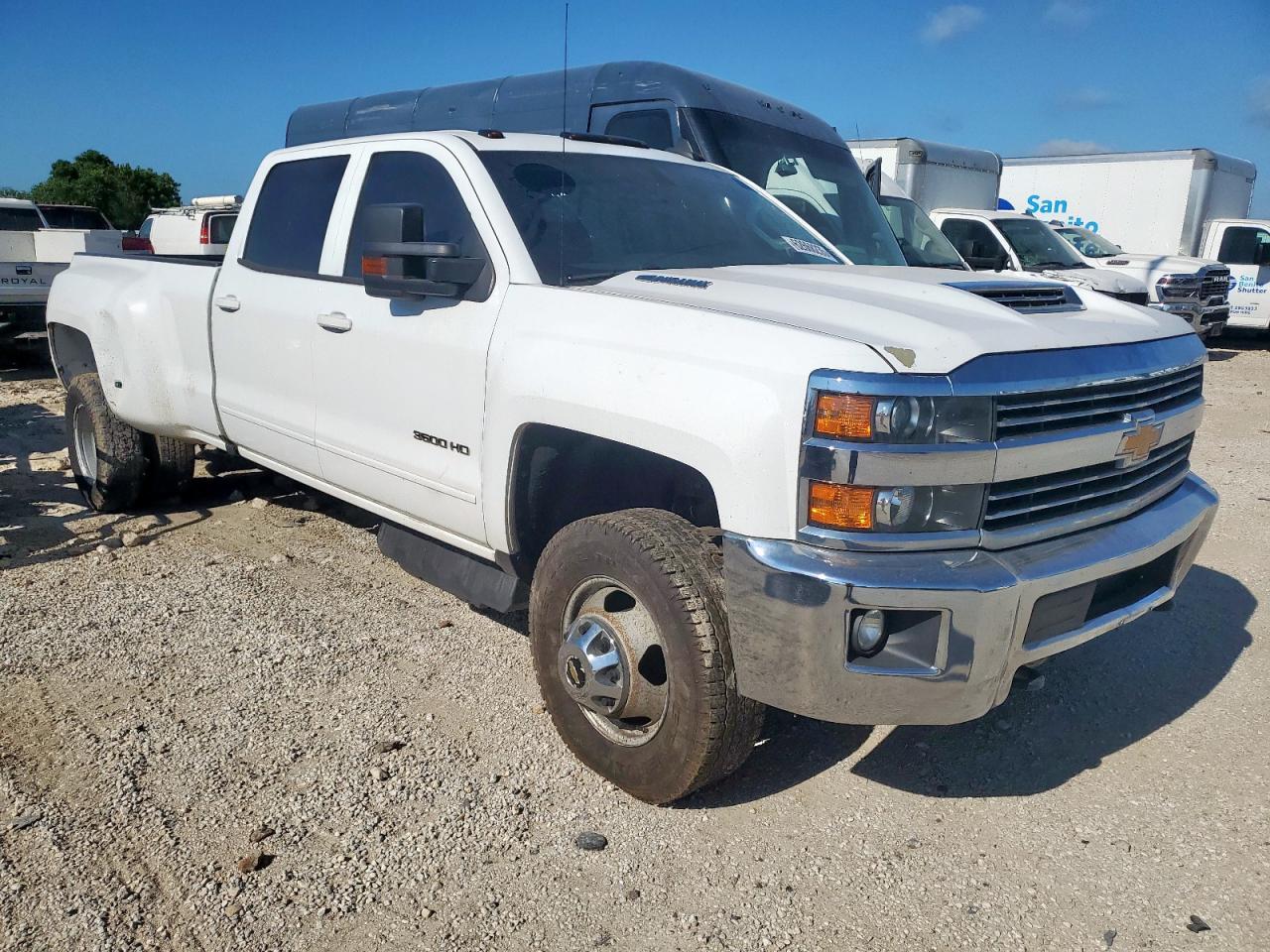 Chevrolet Silverado C3500 Lt Image 8