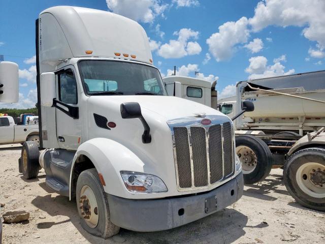  Salvage Peterbilt 579