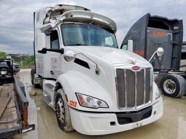  Salvage Peterbilt 579
