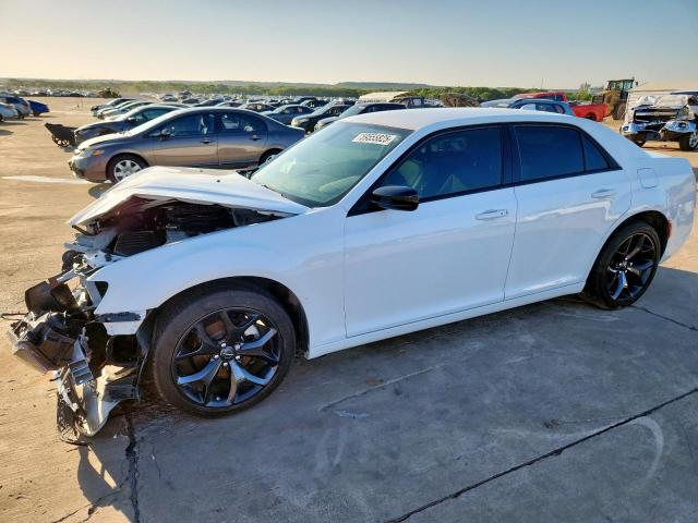  Salvage Chrysler 300