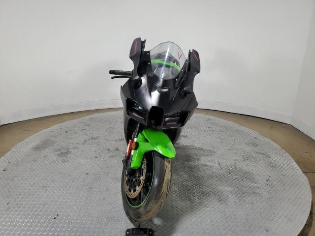 Kawasaki Zx1002 T T Image 2
