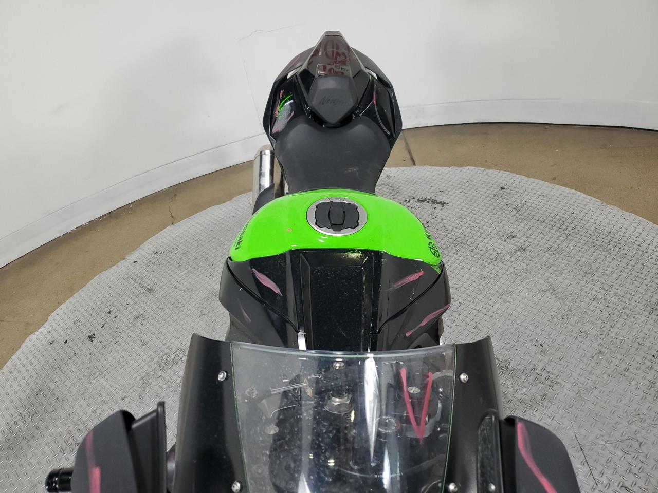 Kawasaki Zx1002 T T Image 5