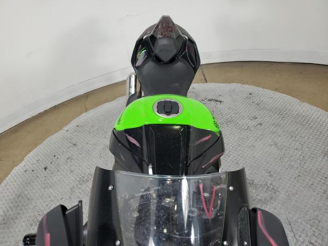 Kawasaki Zx1002 T T Image 5